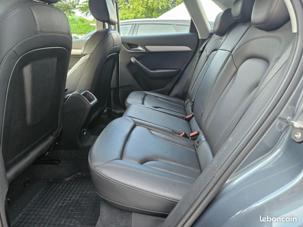 Détail de la calandre Audi Q3 quattro Ambition Luxe – SUV d’occasion à Nîmes