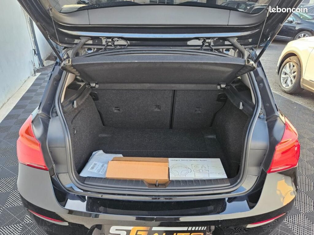 Face avant imposante et signature visuelle BMW