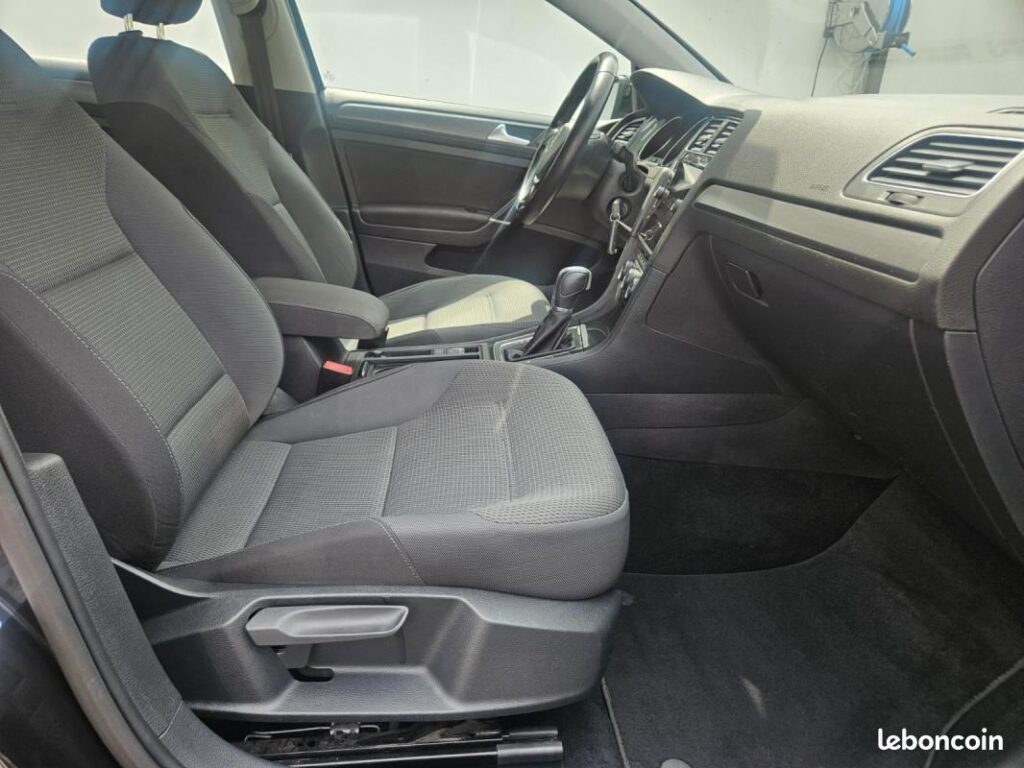 Volkswagen Golf VII TDI 115 DSG en vente à Nîmes chez SG Auto – compacte diesel 5 portes